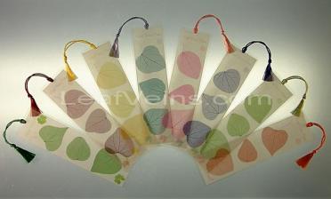 Bookmark with Heart-shaped Leaf, Transparent Background, Large